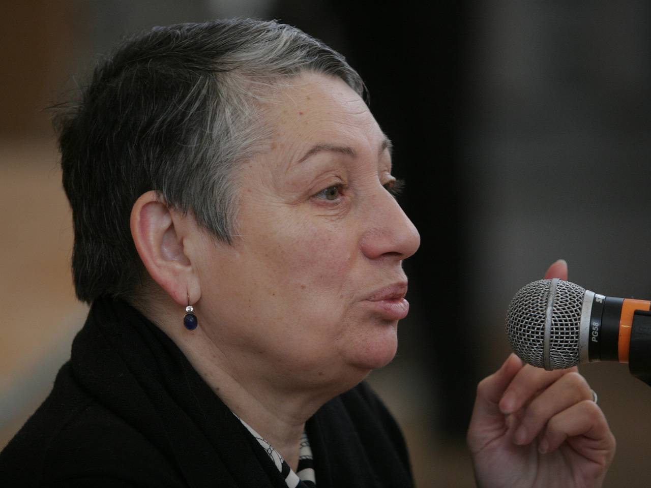 Суд оштрафовал уехавшую из России писательницу