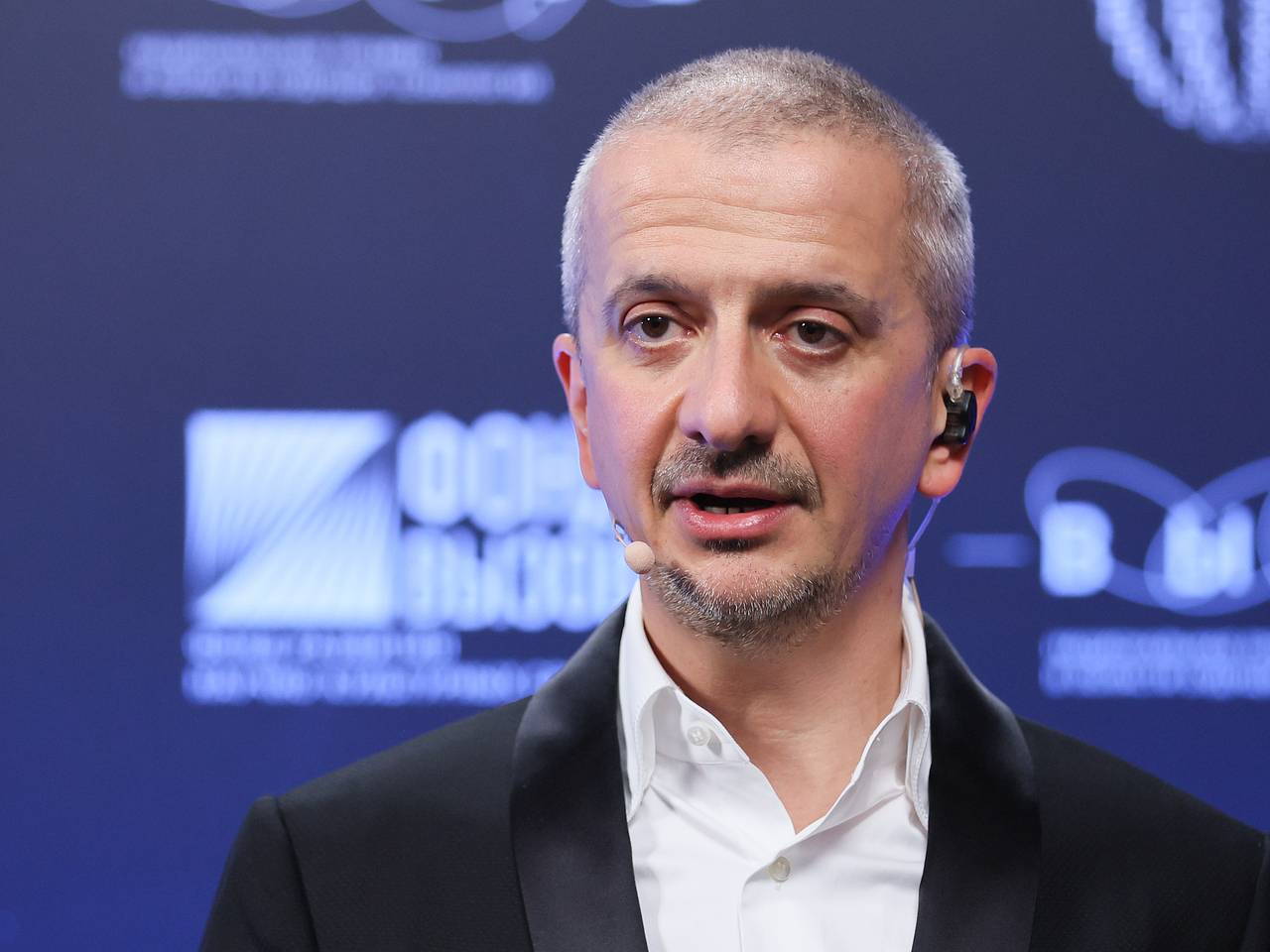 Звезда &laquo;Елок&raquo; высказалась о решении Богомолова покинуть Школу-студию МХАТ