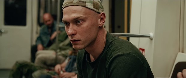 В кино — «Девятая планета». Чем фантастика с катающимся в космос на метро Юрой Борисовым похожа на голливудские блокбастеры?